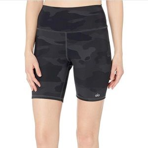 Alo yoga High Waist Vapor Short